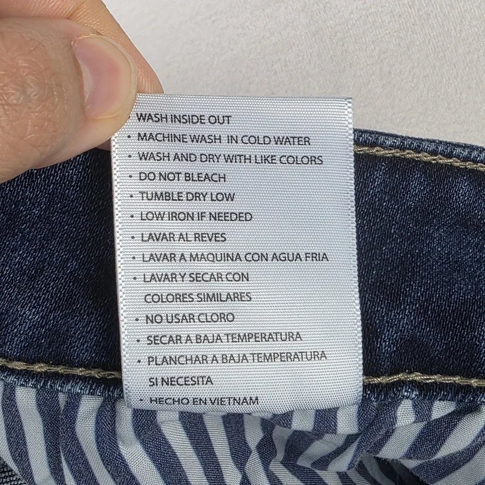 KanCan Shorts‎ Womens Size 18 High Rise Distressed Blue Denim Bottoms New